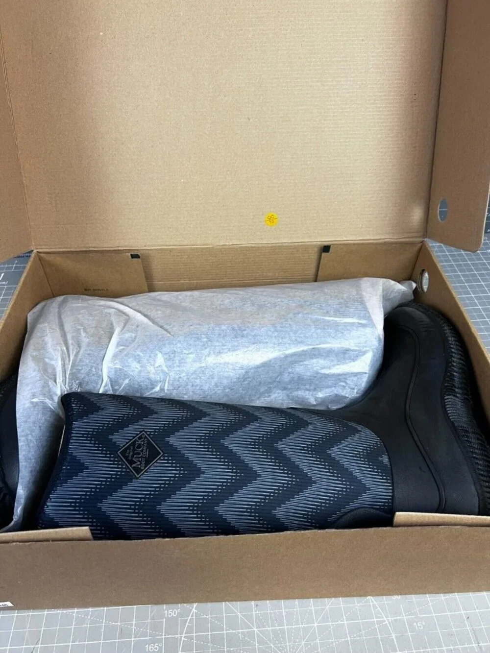 MUCK Boots Women's Hale Print 10 US 42 EU Multi Season Fuzzy Herringbone New
